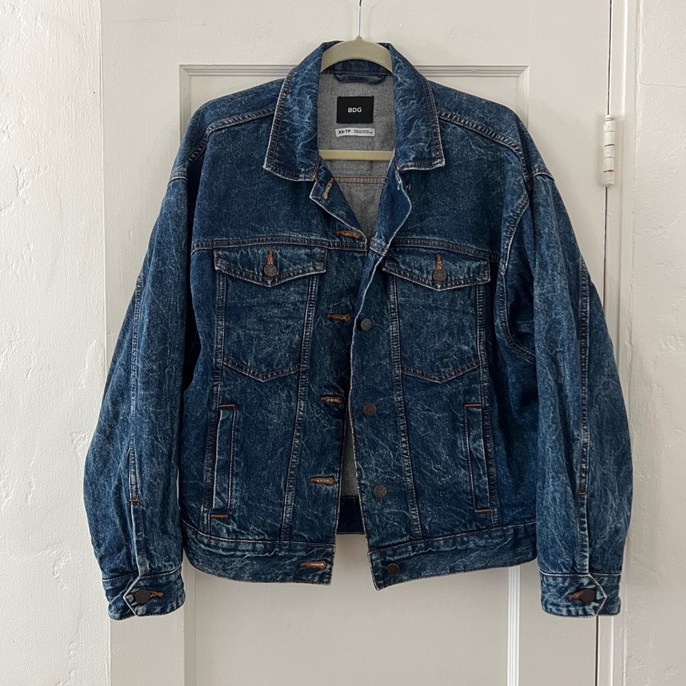 BDG Oversized Trucker Boyfriend Denim Jean Jacket 80s 90s stonewash indigo xs